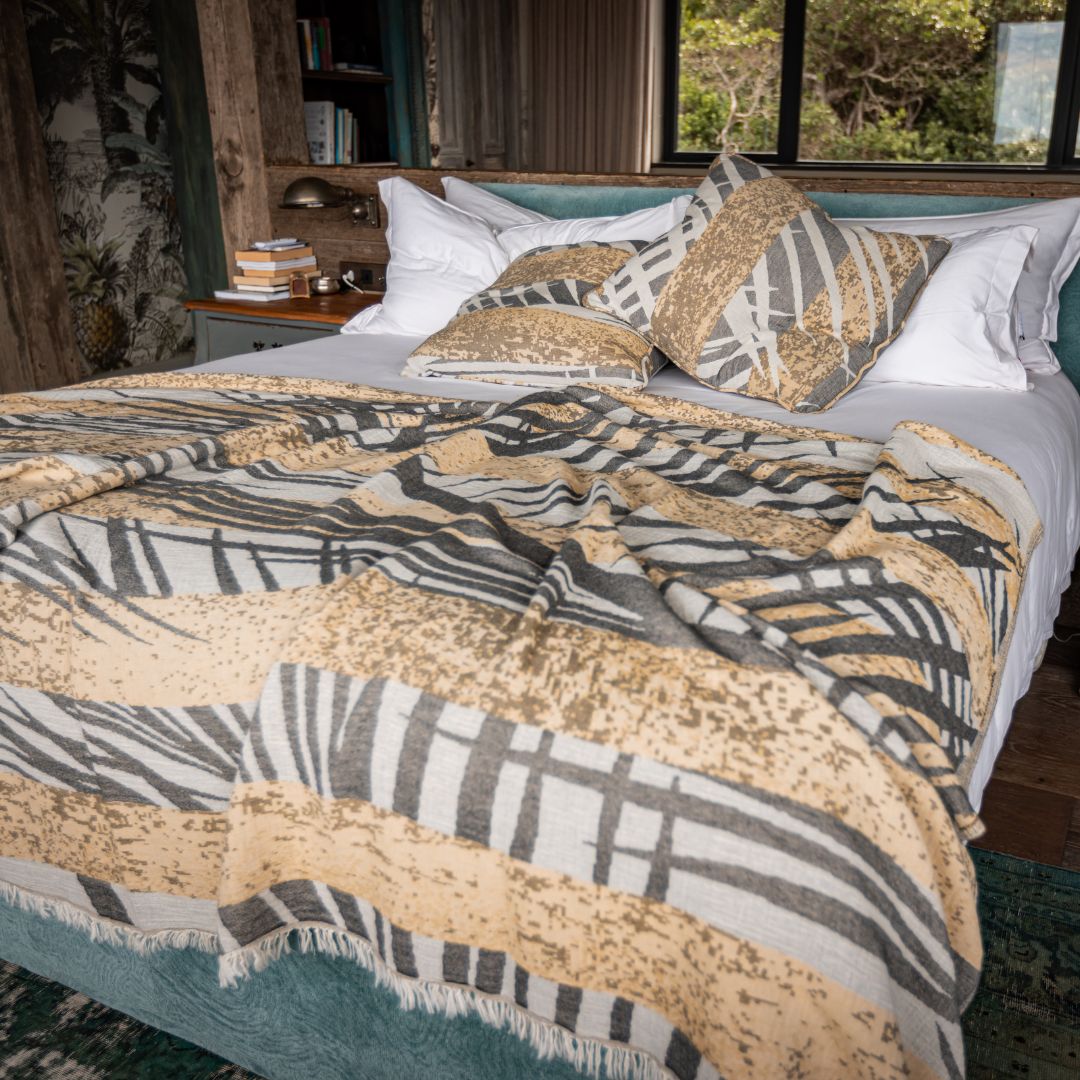 Palm Leaf Mustard Bed Throw